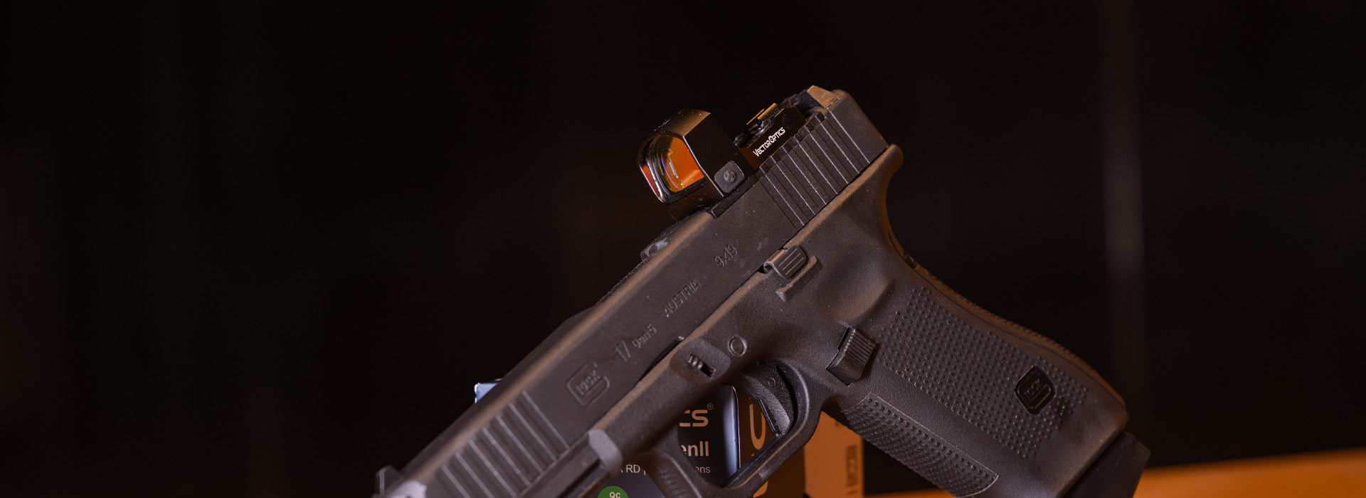 Pistool met red-dot optic in onze winkel